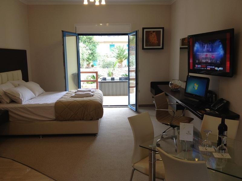 Pearl Bay Hotel Apartments Vrontádos Екстериор снимка
